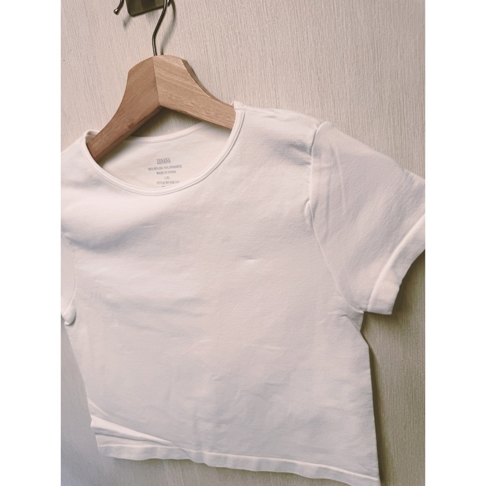 NWOT Zenana White Cropped Stretch Fitted Tee, Size L/XL - Picture 4 of 6
